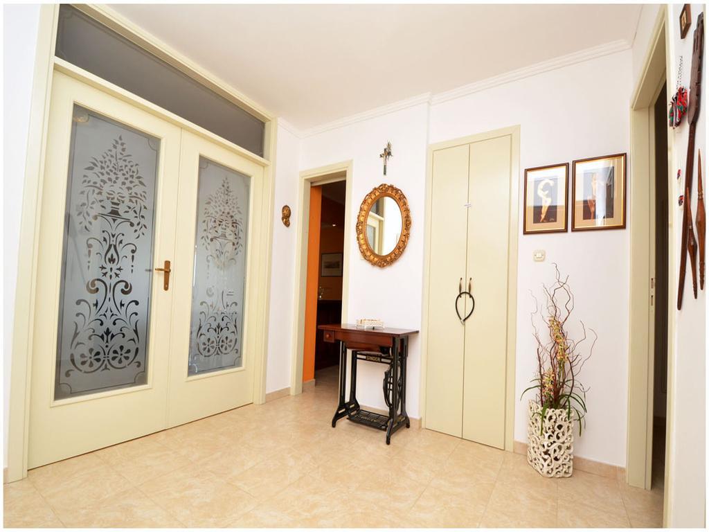 Apartment Laura Podstrana Pokoj fotografie